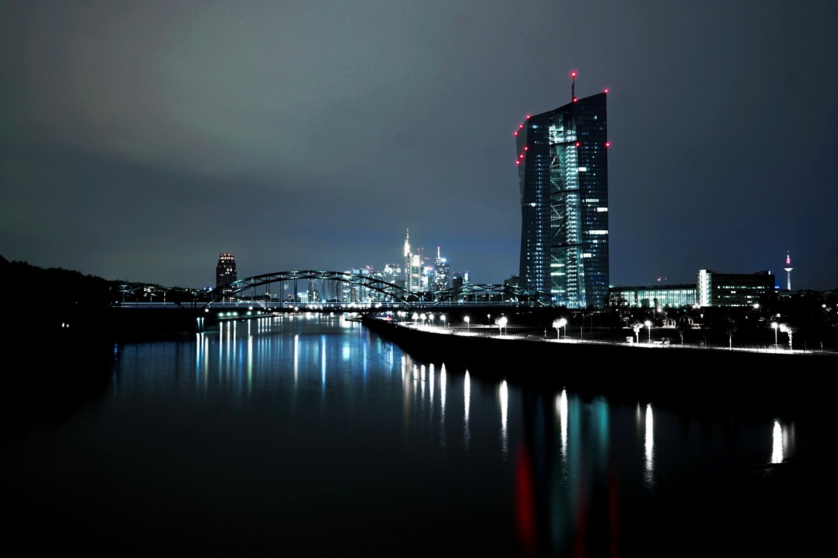 Consumer Spending Activity Threats ECB’s Economic Hopes 