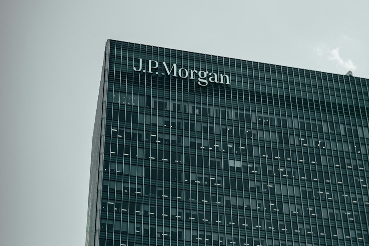 JPMorgan Chase CEO Says Regulators Make It Difficult for Companies to Go Public